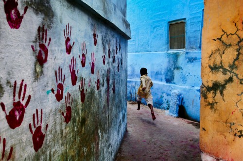 Steve McCurry; Boy in Mid-flight; Jodhpur, Rajasthan, India; 2007 